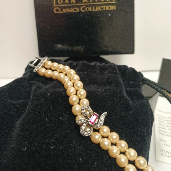 JOAN RIVERS CLASSICS COLLECTION PEARL & GARNET WEDDING BRACELET - Picture 3 of 7